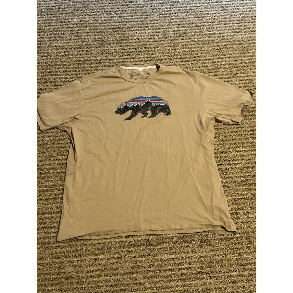 Patagonia Shirt Men Large Tan Organic Cotton Grizzly Bear Crewneck Short Sleeve